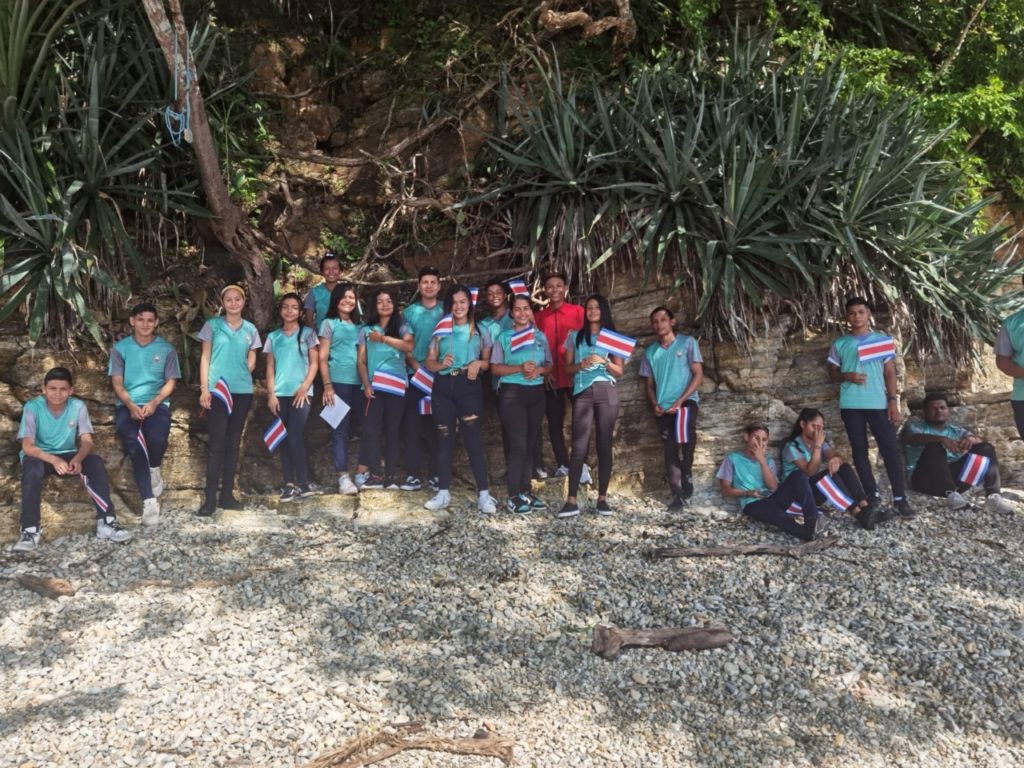 400 estudiante de tres centros educativos en la Isla de Chira contarán ...