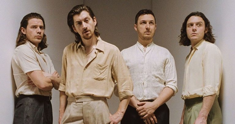 Arctic Monkeys anuncia su nuevo álbum desde 2018 titulado The Car 