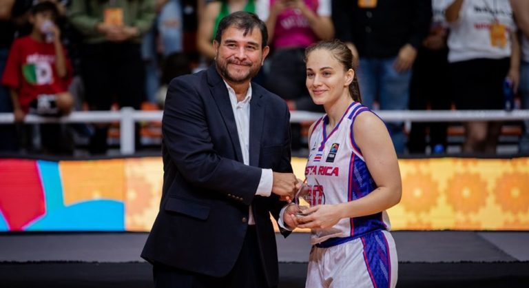 Basquetbolista tica Daniela Quesada fue premiada como la mejor alero de Centroamérica y México