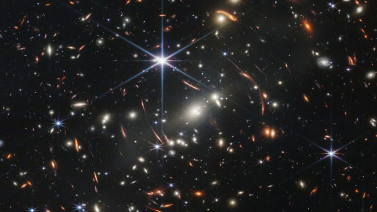 Telescopio espacial Webb captó fotografía de otra galaxia en apariencia más distante