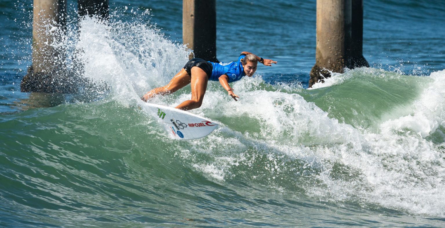 Imagen principal del artículo: Leilani McGonagle mantiene vivas las esperanzas de Costa Rica en el Mundial de Surf 2022