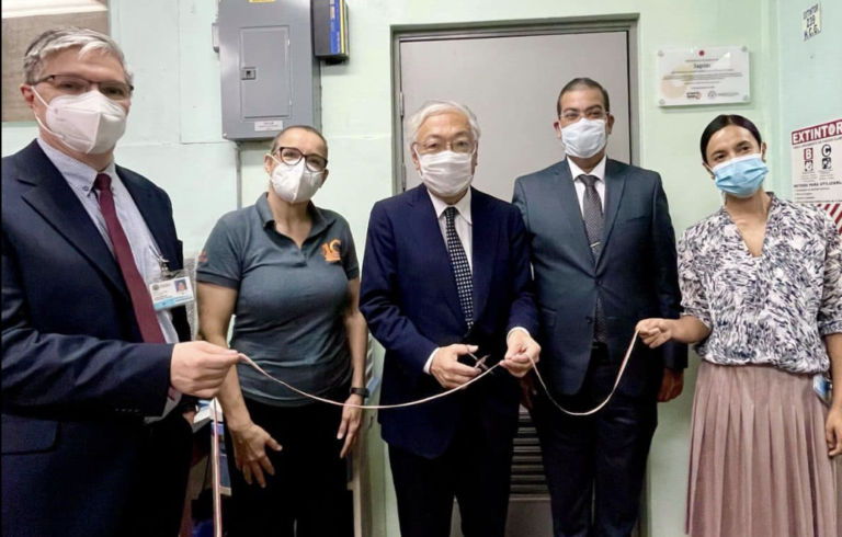 Gobierno de Japón dona equipos de procesamiento de células madre al Hospital Calderón Guardia