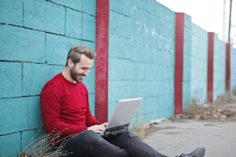 Nos adaptamos o nos adaptan a la nueva era de la tecnología