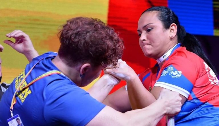 Luchadora de brazo costarricense Rosa Baltodano se corona campeona mundial máster en Turquía