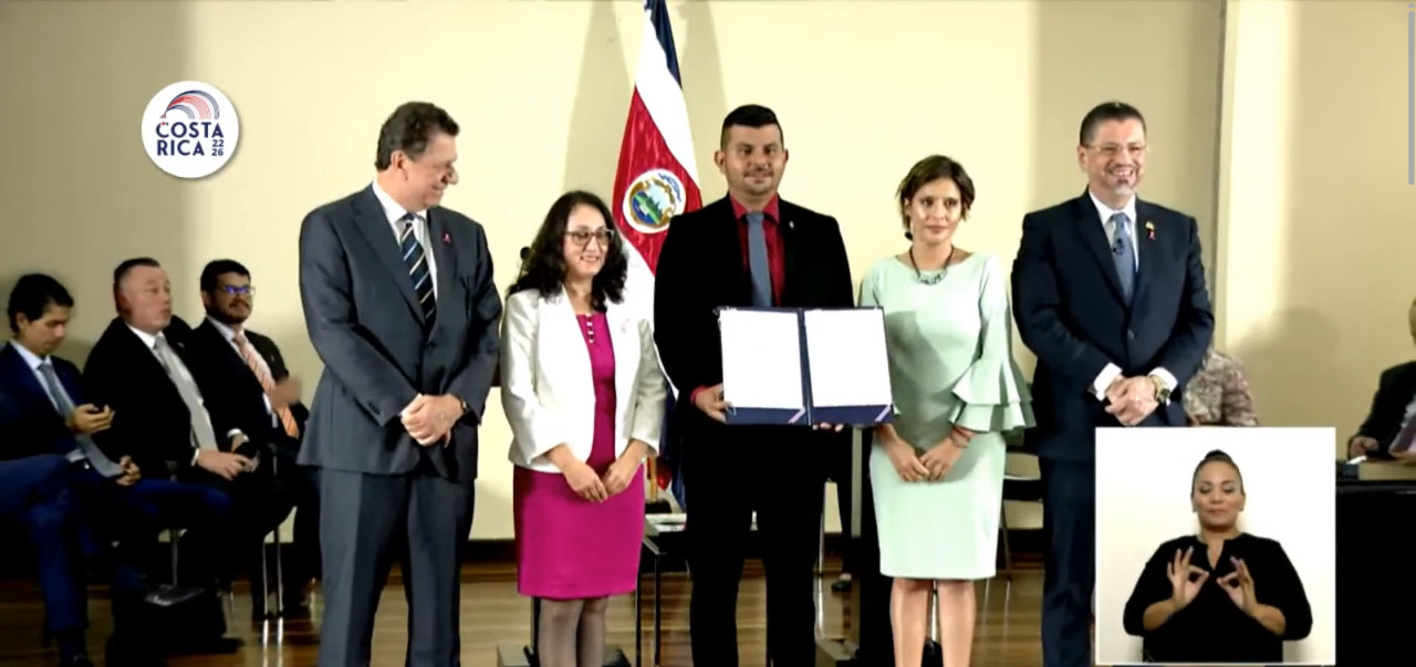 Imagen principal del artículo: Presidente reprocha a la Asamblea Legislativa (y viceversa)