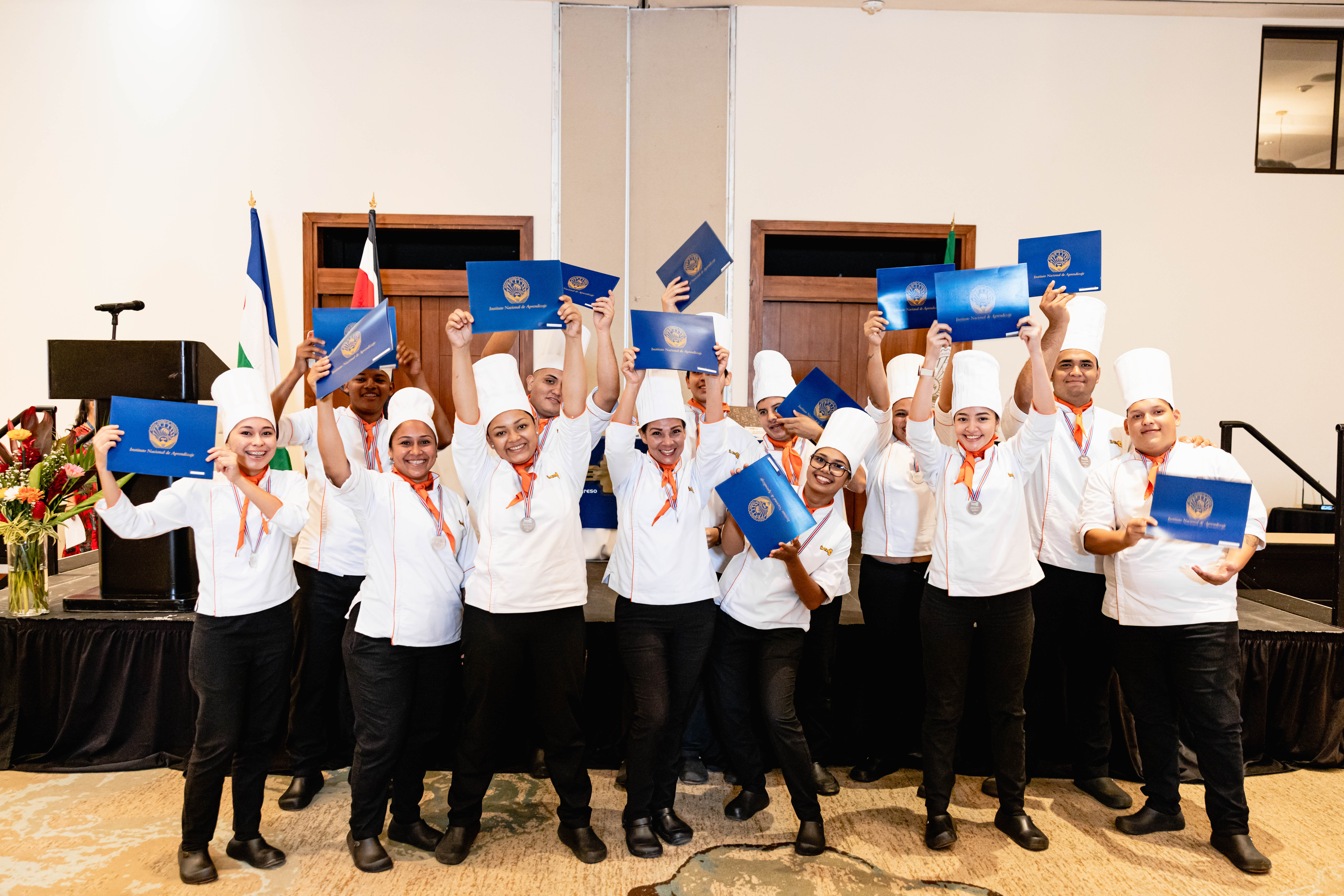 Imagen principal del artículo: Reserva Conchal y el INA celebran octava graduación del programa de formación dual en turismo