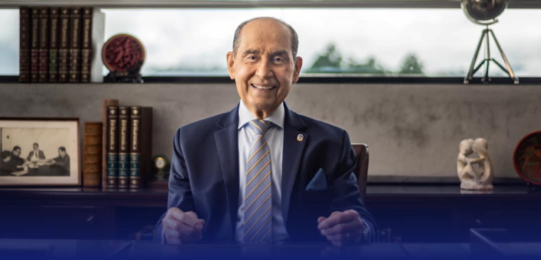 Rector de la UACA deja su puesto en el Consejo Superior de Educación