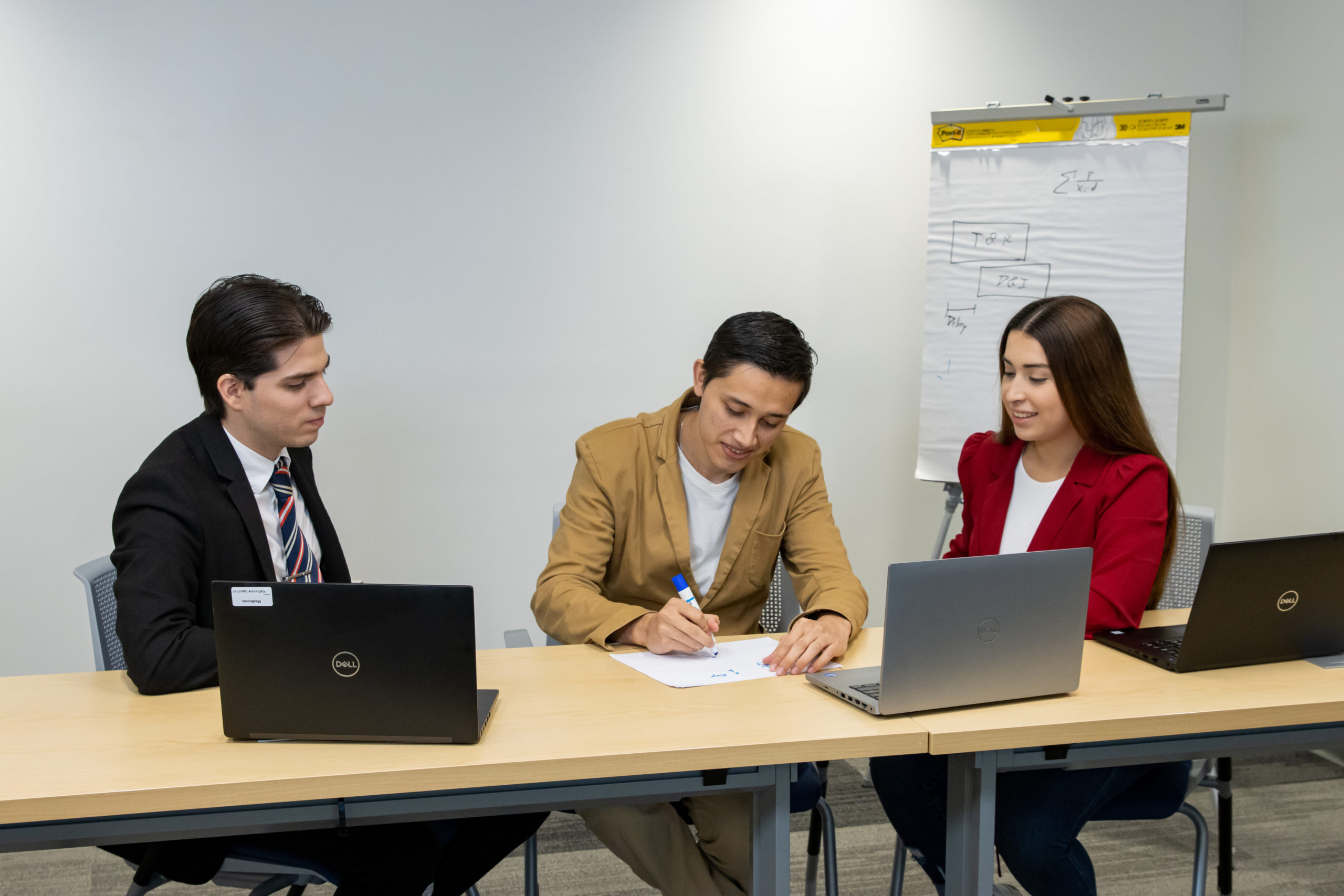 Imagen principal del artículo: Estudiantes del TEC de Costa Rica triunfan en concurso de empresa multinacional