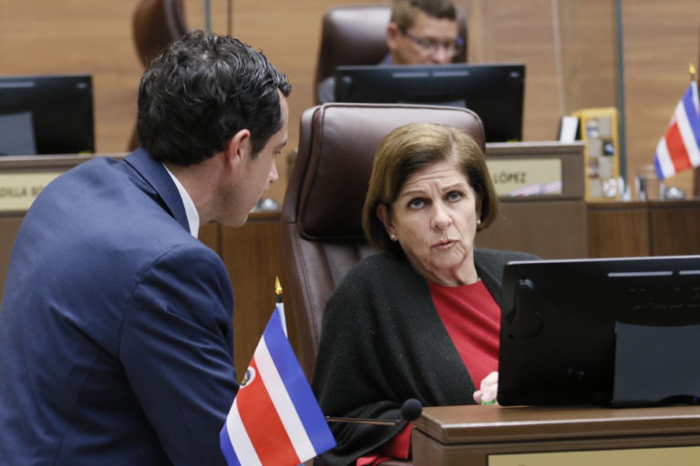 Pilar Cisneros a Sofía Guillén: "Si usted no vive en un condominio bonito es porque usted como economista es un fracaso"