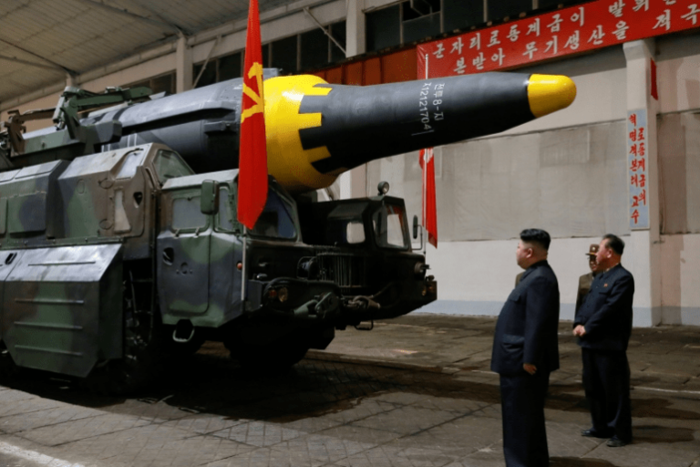 Corea del Norte dispara misil balístico sobre Japón y provoca evacuaciones