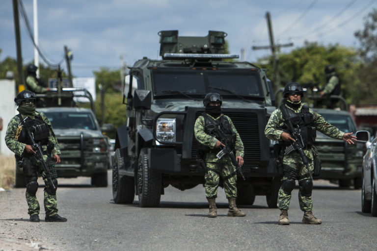 Senado mexicano aprueba reforma para reforzar la presencia de militares en las calles