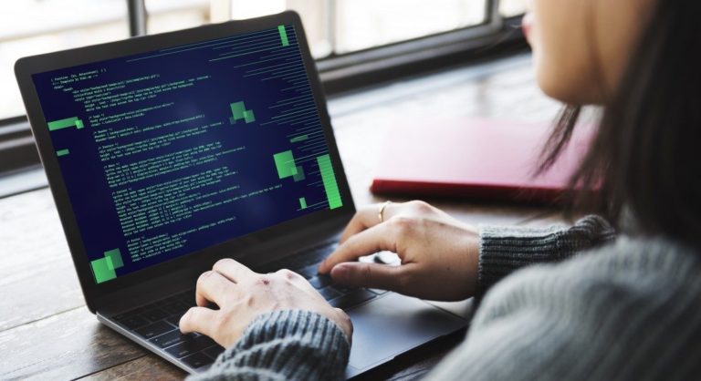 Buscan jóvenes para 60 becas universitarias parciales en ciberseguridad
