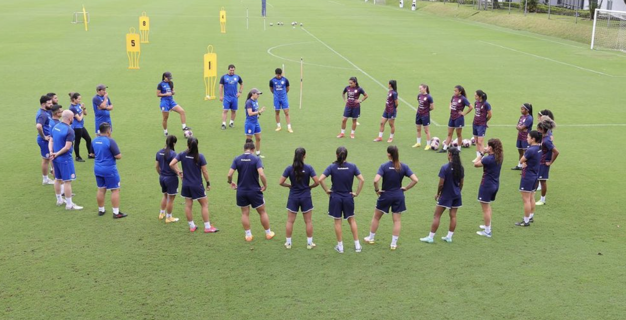 Imagen principal del artículo: Encuesta de la UNA revela que el 60% de los costarricenses todavía no identifican a las futbolistas femeninas