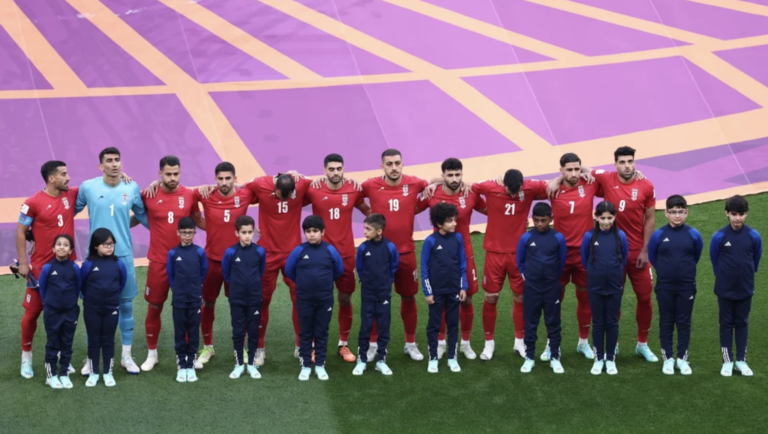 Futbolistas de Irán protestaron contra su gobierno: no cantaron el himno nacional en Qatar 2022