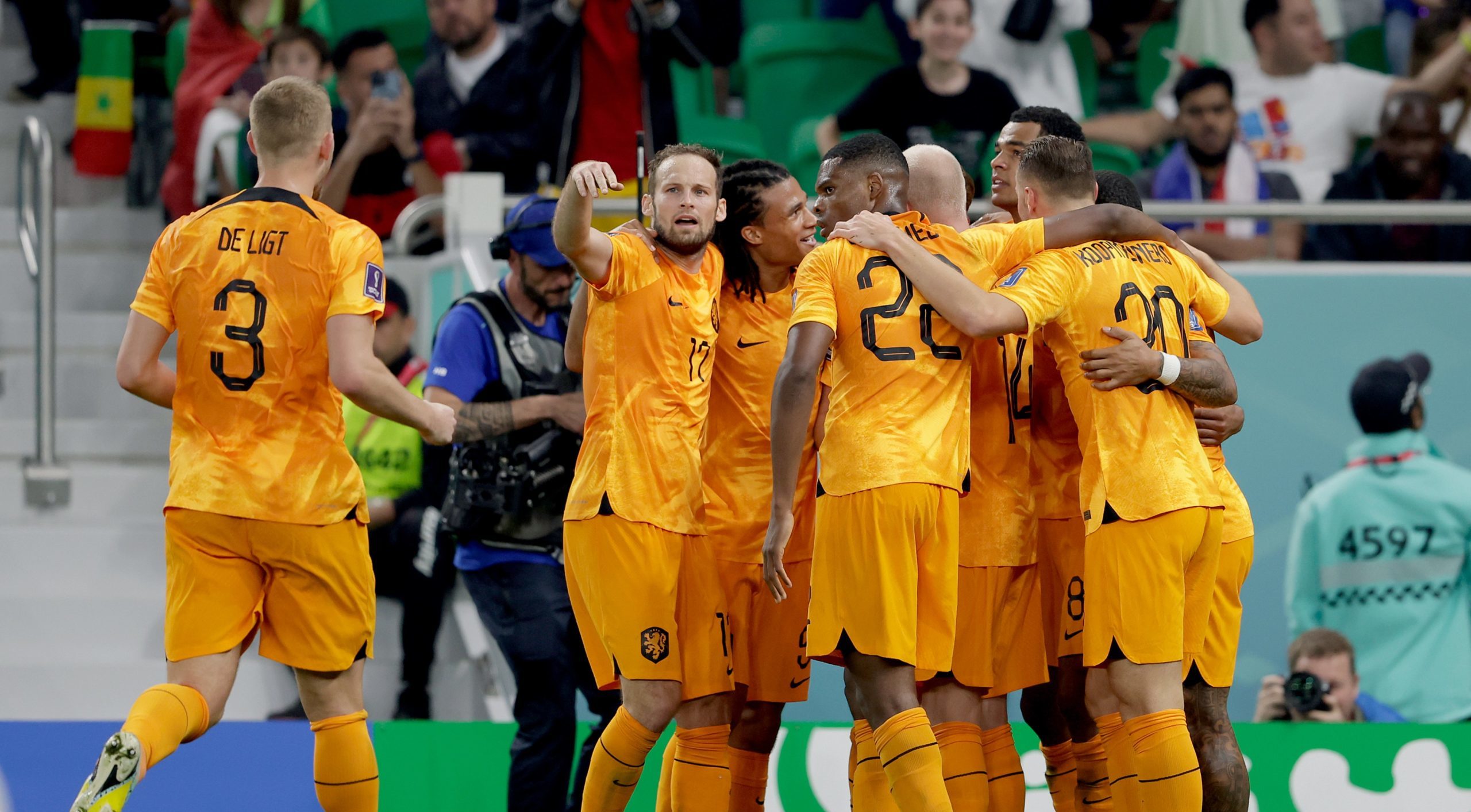 Imagen principal del artículo: Países Bajos derrota a Senegal con dos goles sobre la hora