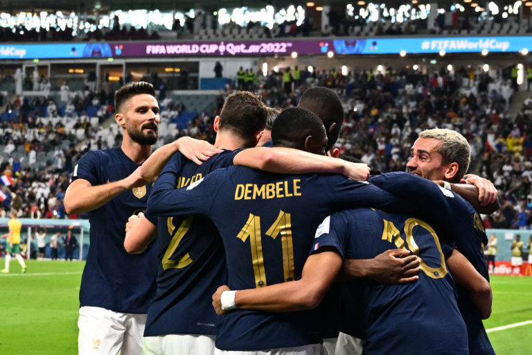 Francia inicia con goleada su camino para revalidar el título