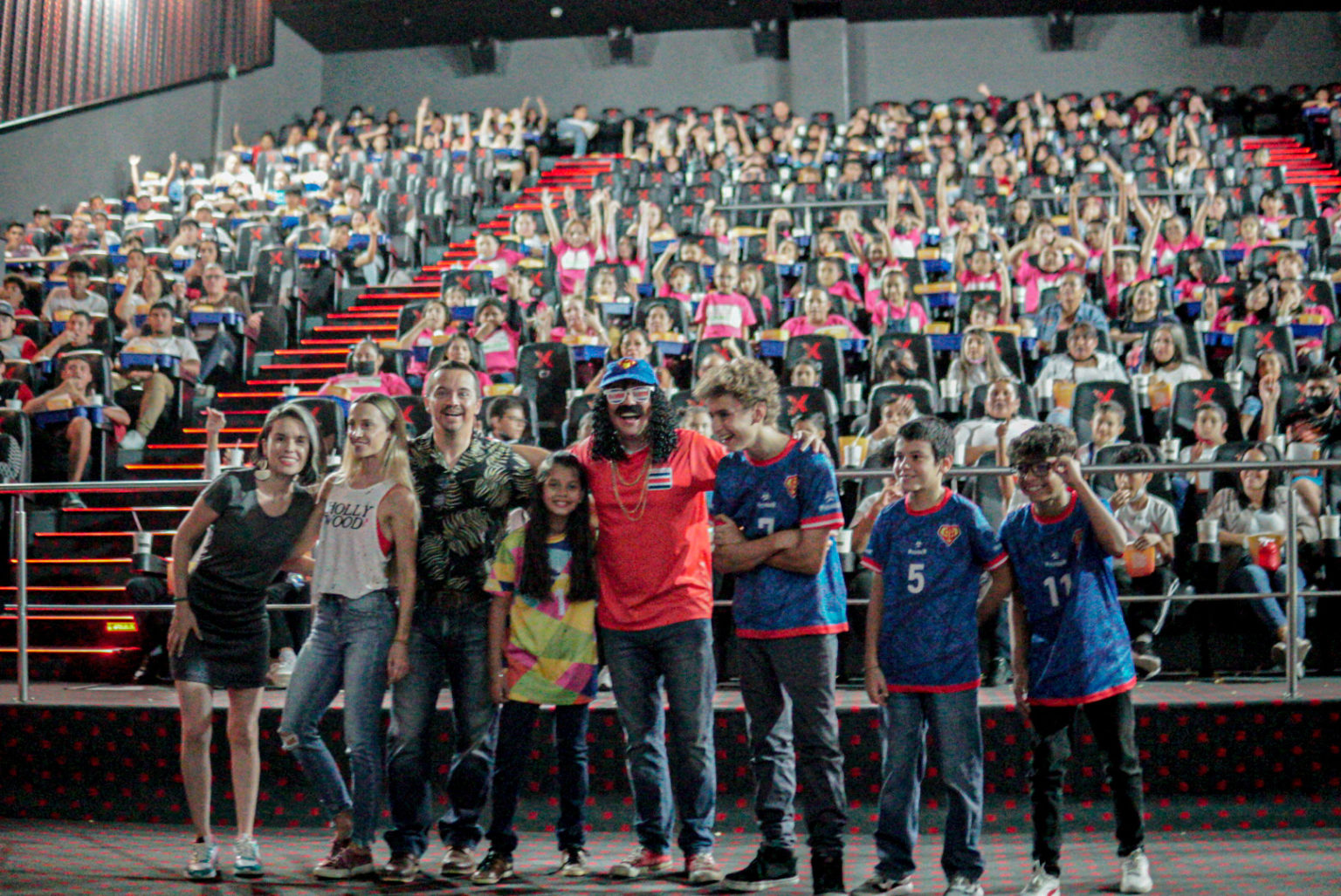 Imagen principal del artículo: 300 menores de comunidades vulnerables disfrutaron de la película “Morgan y los Súper Bichillos”
