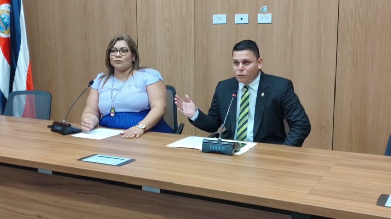 Dos diputados del PLN condicionan su voto a eurobonos a soluciones del Gobierno a proyecto de Ruta 32