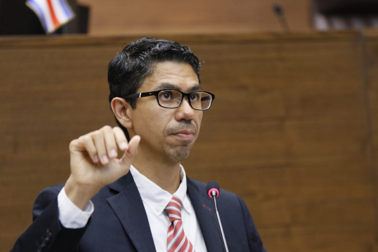 Luis Amador declaró ante la Fiscalía por caso de la pista del Daniel Oduber