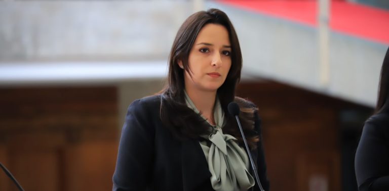 Natalia Díaz califica de "llamativo" momento en que Presidencia la señala de autorizar pagos ilegales