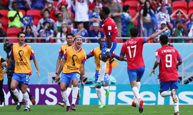 Costa Rica se lava la cara y vence a Japón 1-0