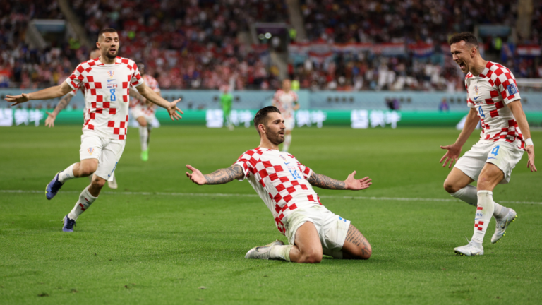 Croacia golea 4-1 y elimina a Canadá