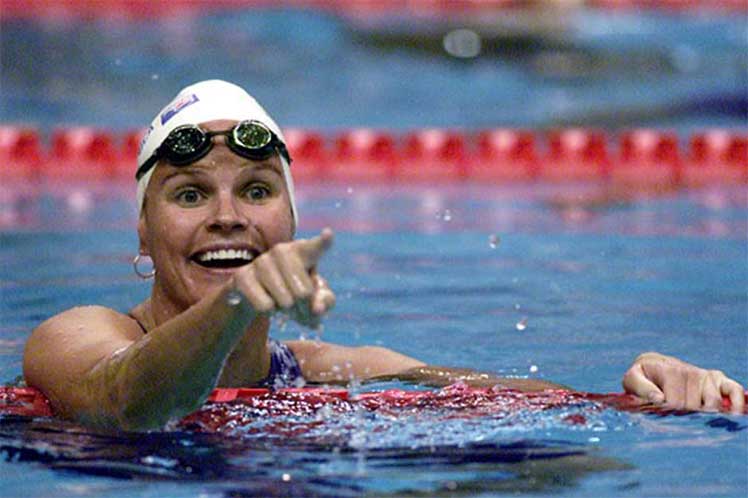 Imagen principal del artículo: Claudia Poll dirigirá a los seleccionados nacionales de natación en República Dominicana