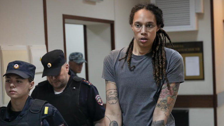 Liberada en intercambio de prisioneros la basquetbolista estadounidense Brittney Griner 