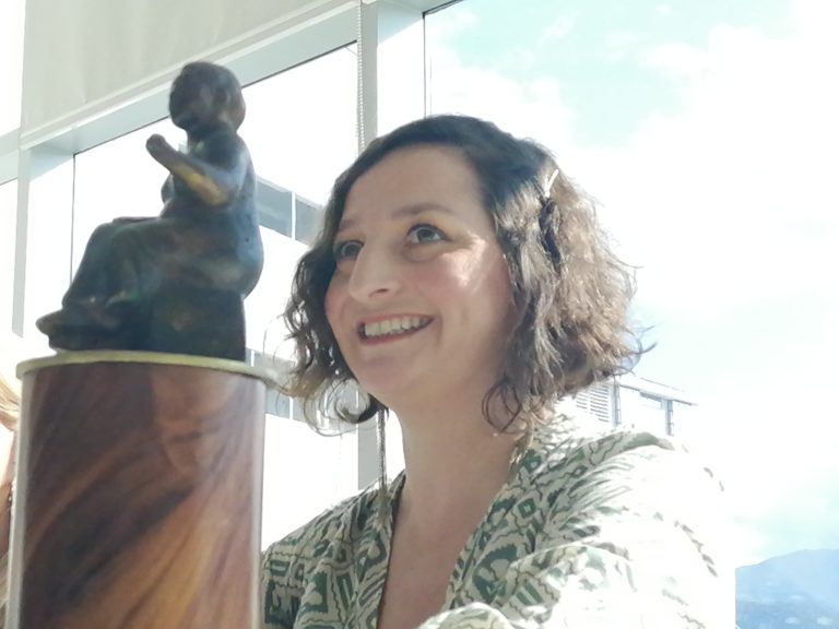 Ana Lucía Fernández Fernández recibe premio nacional por la Igualdad y equidad de genero