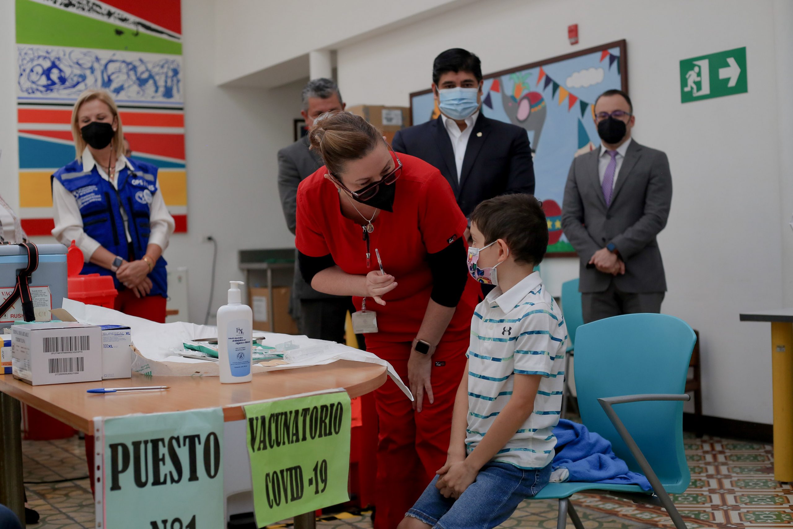 Imagen principal del artículo: Tribunal suspende obligatoriedad de vacunación contra COVID-19 para personas menores de 12 años