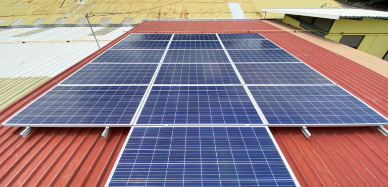 Defensoría monitorea metodologías de Aresep que fijan tarifas por energía solar