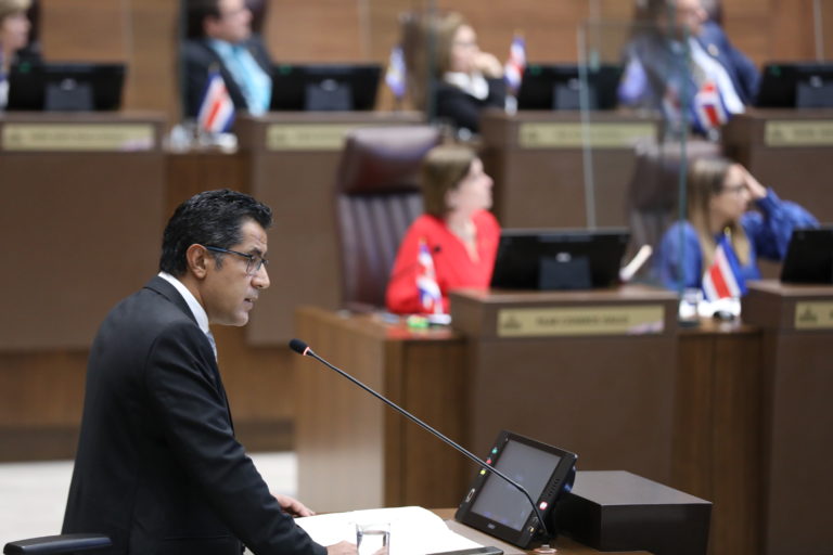 Nogui Acosta no convenció al Congreso: "Usted le ha hecho un daño enorme a la democracia costarricense"