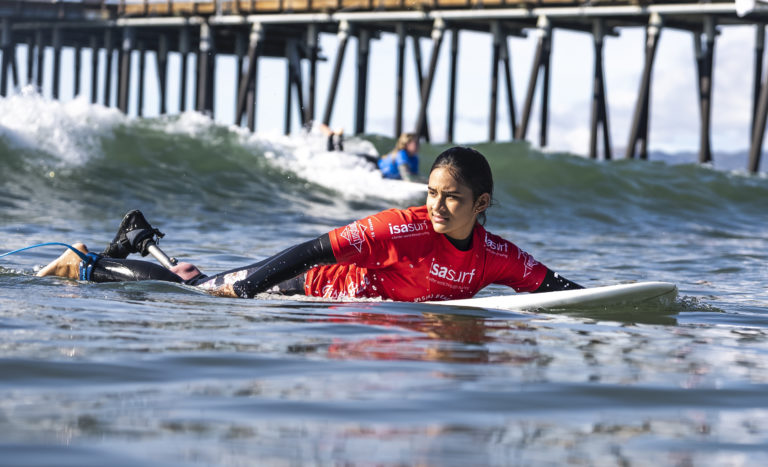 Oficial: parasurfista tica Jimena Ruiz será becada por la Asociación Internacional de Surf