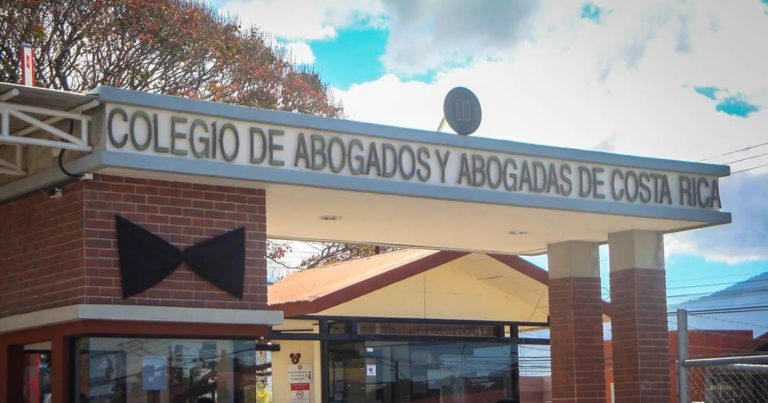 Diputado propone eliminar timbre del Colegio de Abogados y Abogadas