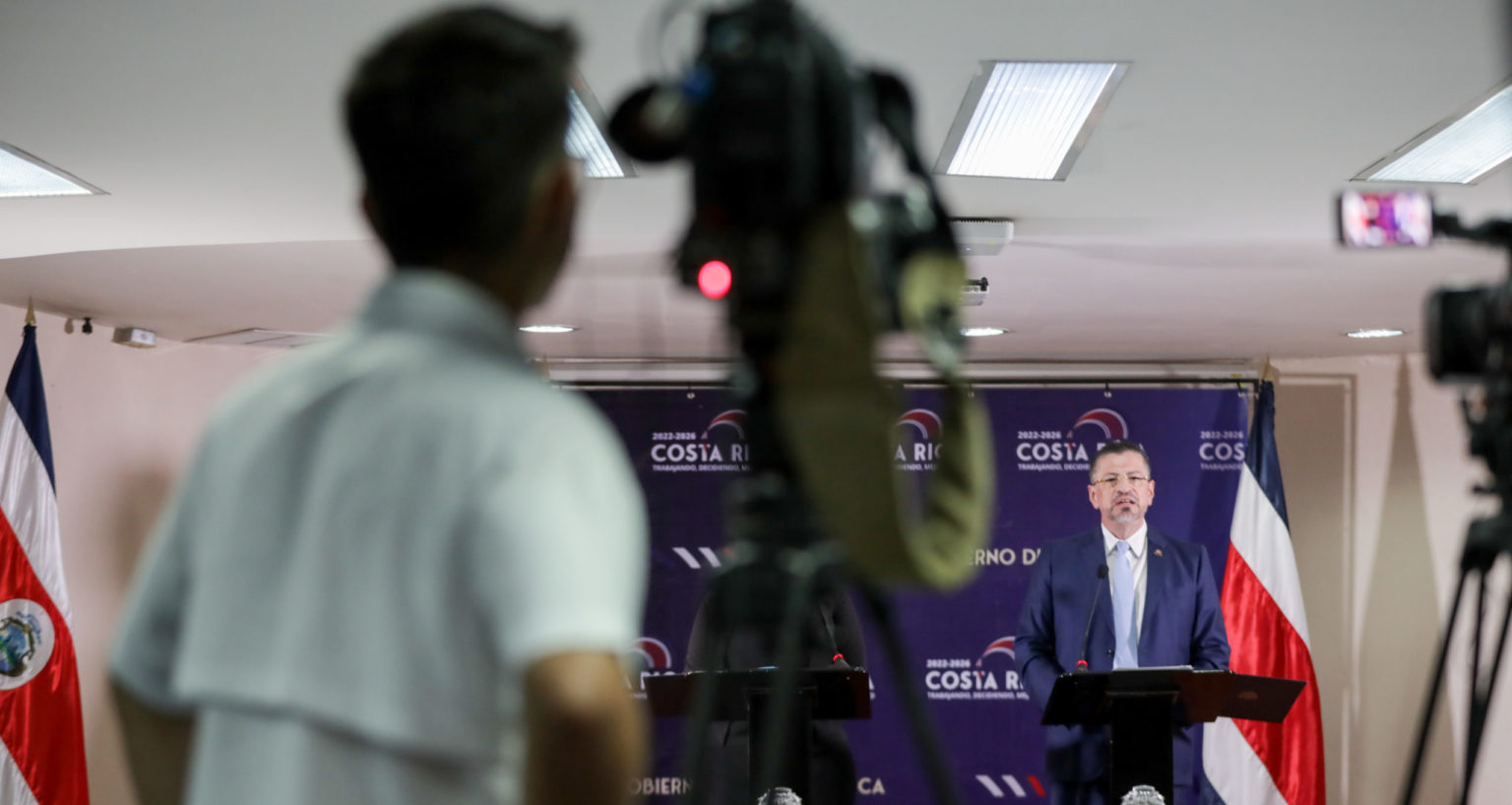 Imagen principal del artículo: Más allá de una conferencia, de una palabra