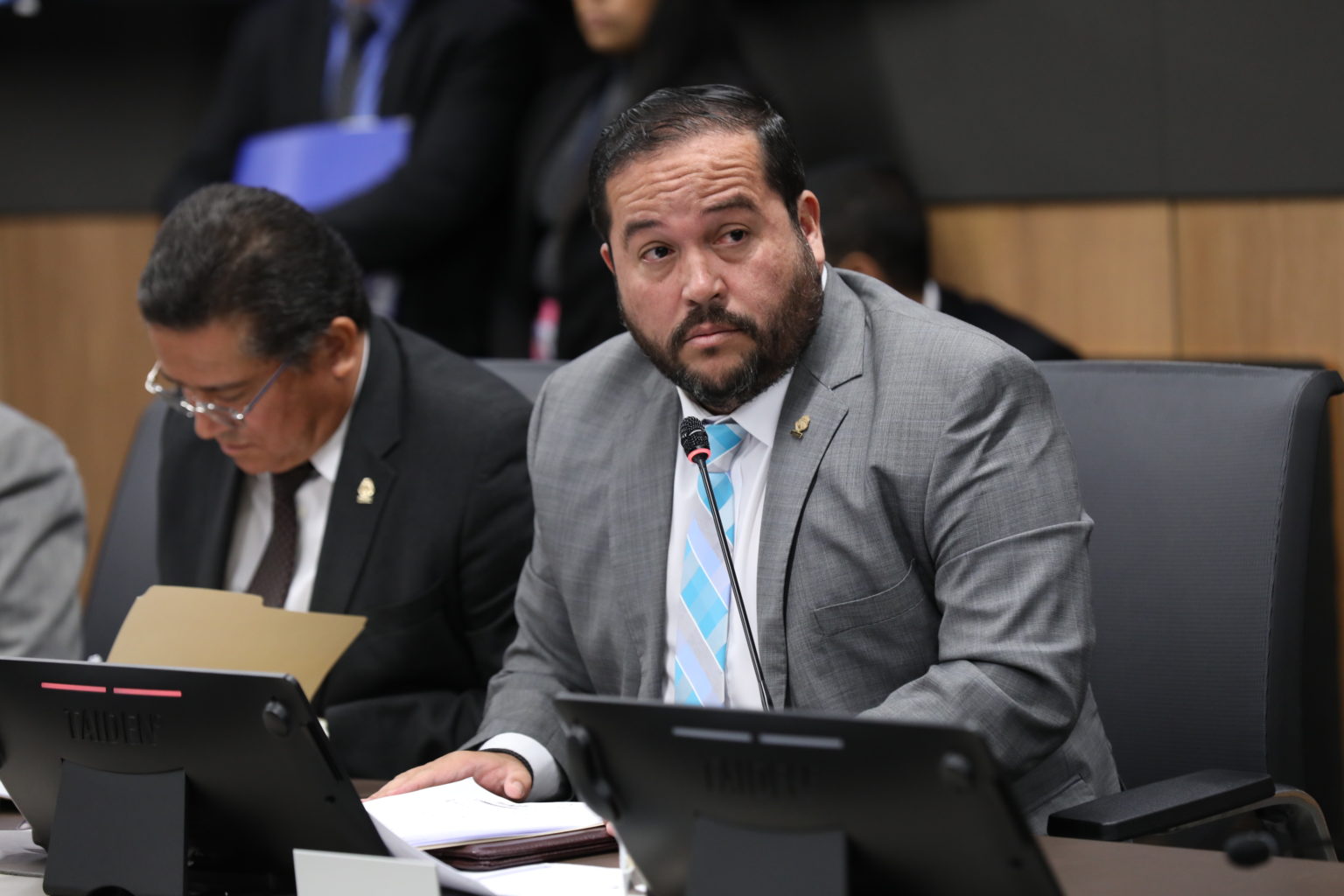 Imagen principal del artículo: Once congresistas proponen otorgar inmunidad a jerarcas de la Defensoría