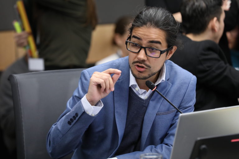 Diputado del FA propone eliminar financiamiento del Banco Central a superintendencias