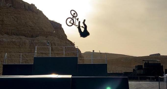 Imagen principal del artículo: Kenneth Tencio llegó a Arabia Saudita con la consigna de ganar la primera Copa Mundial del 2023