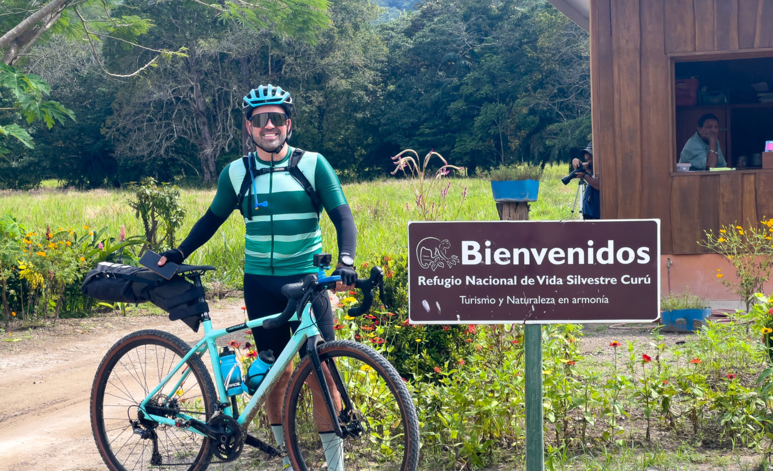 Imagen principal del artículo: Aventuras con propósito: recorriendo Costa Rica en bicicleta