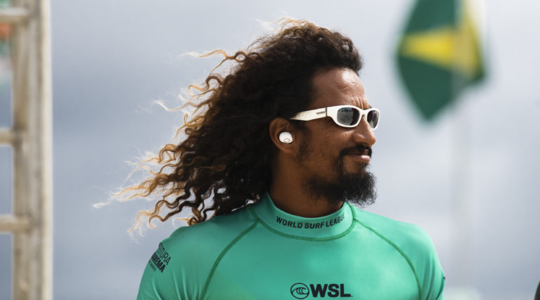 Carlos Muñoz compitió en Hawái ante el mejor surfista del mundo Filipe Toledo de Brasil