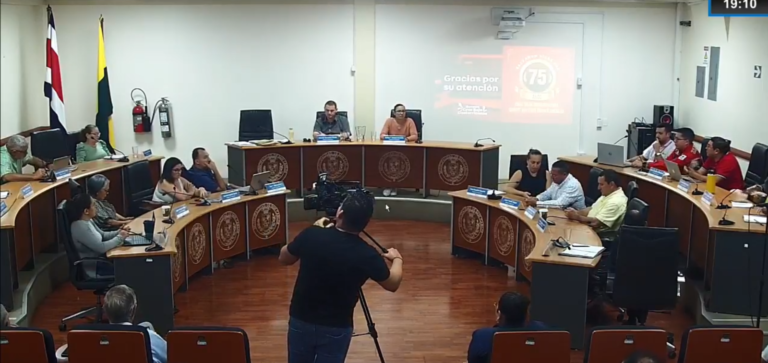 Salud encuentra 65 veces más mercurio de lo permitido en agua de Crucitas: Piden al Gobierno declarar emergencia