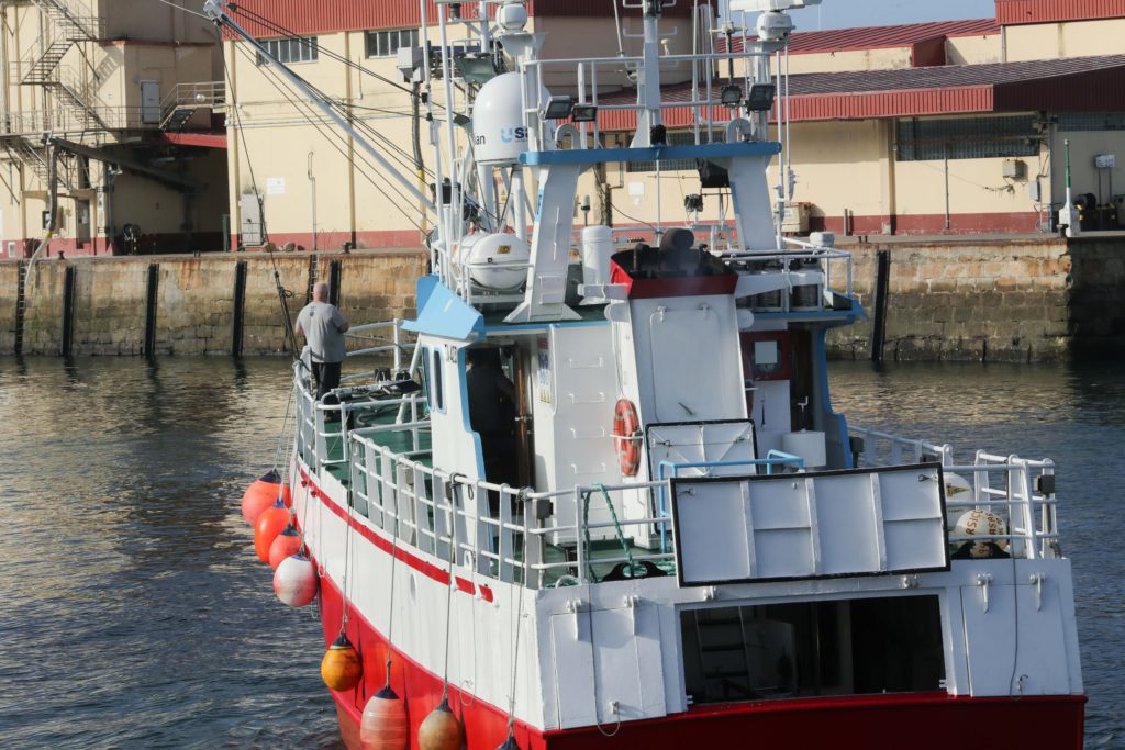 Imagen principal del artículo: Comisión Europea pide eliminar la pesca de arrastre en aguas protegidas de la UE para 2030