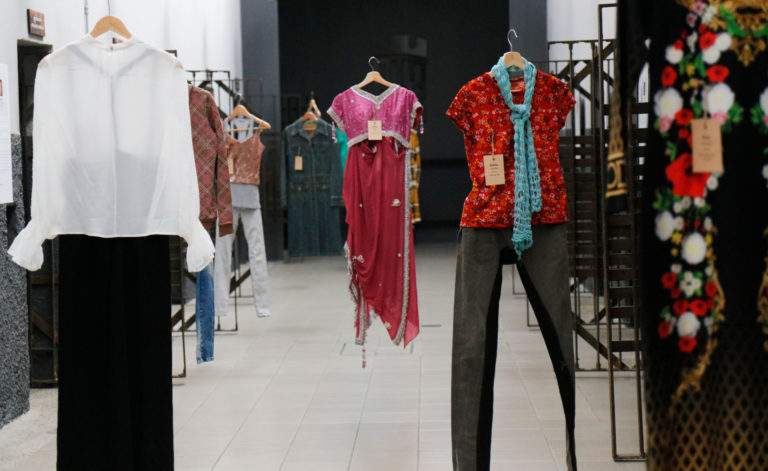 “Ella se ha ido”: exhibición busca crear conciencia y visibilizar a las víctimas de feminicidios