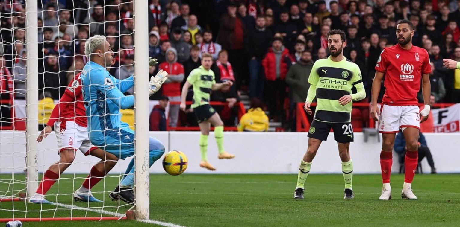 Imagen principal del artículo: Keylor Navas se luce ante el Manchester City: fue elegido "jugador del partido" por la afición del Nottingham Forest