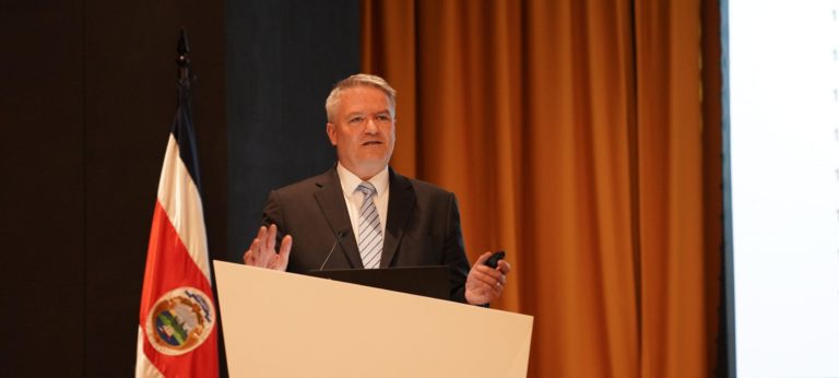 OCDE: "Costa Rica debe enfocarse en reducir la deuda pública"