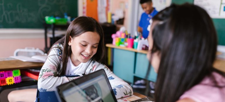 Inspirar a las niñas a adoptar las materias STEM