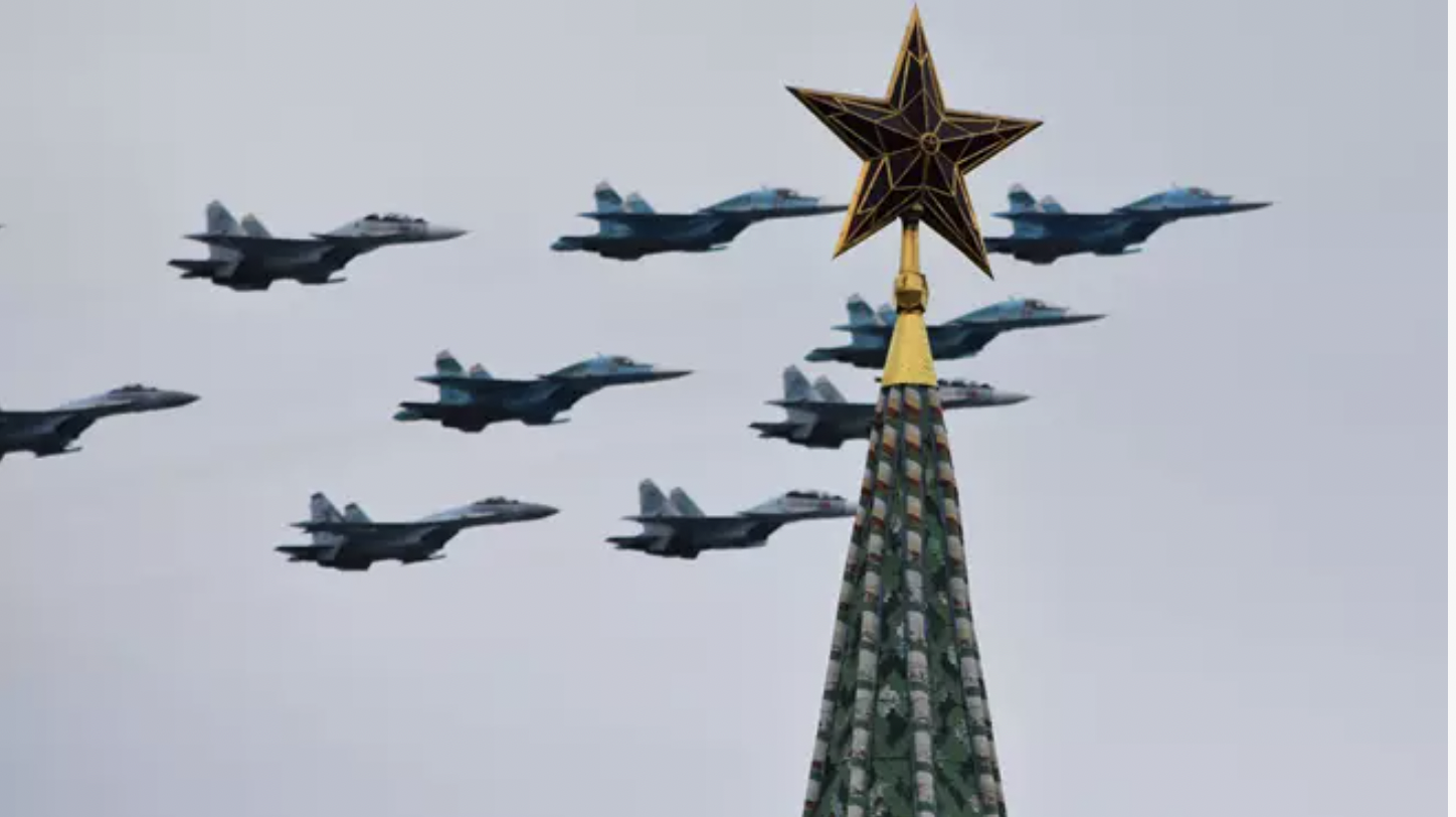 Imagen principal del artículo: Un avión ruso impacta con un dron de Estados Unidos durante una maniobra en el mar Negro
