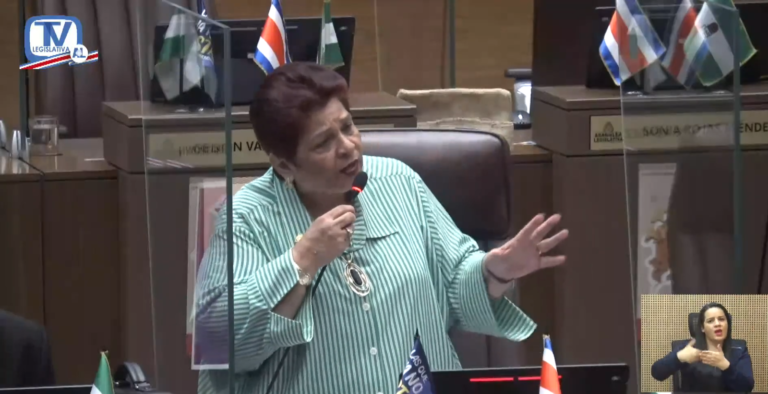 Barquero asume la voz de la oposición