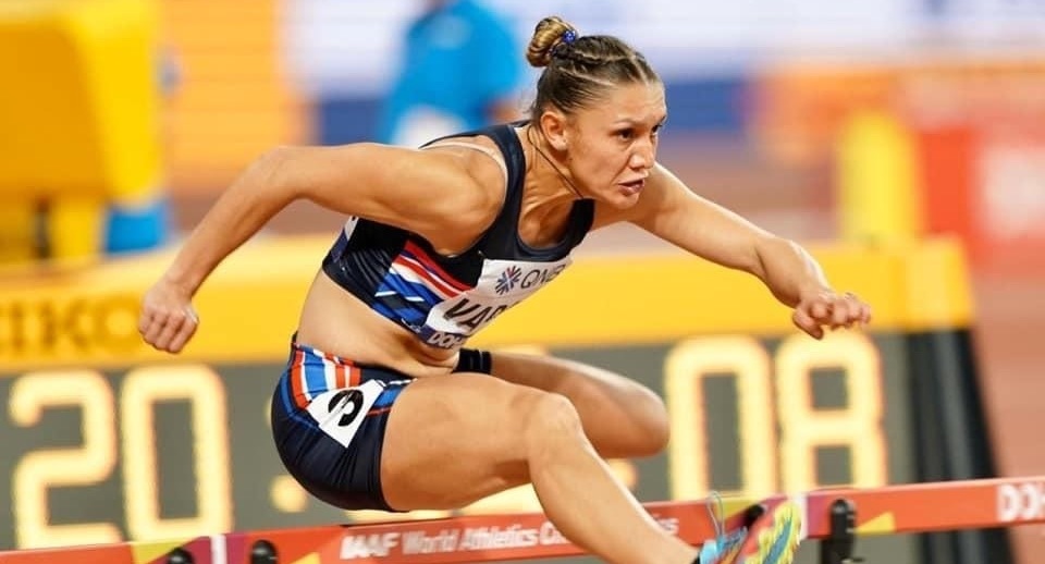 Imagen principal del artículo: Andrea Vargas inició la temporada 2023 con victoria contundente en Estados Unidos