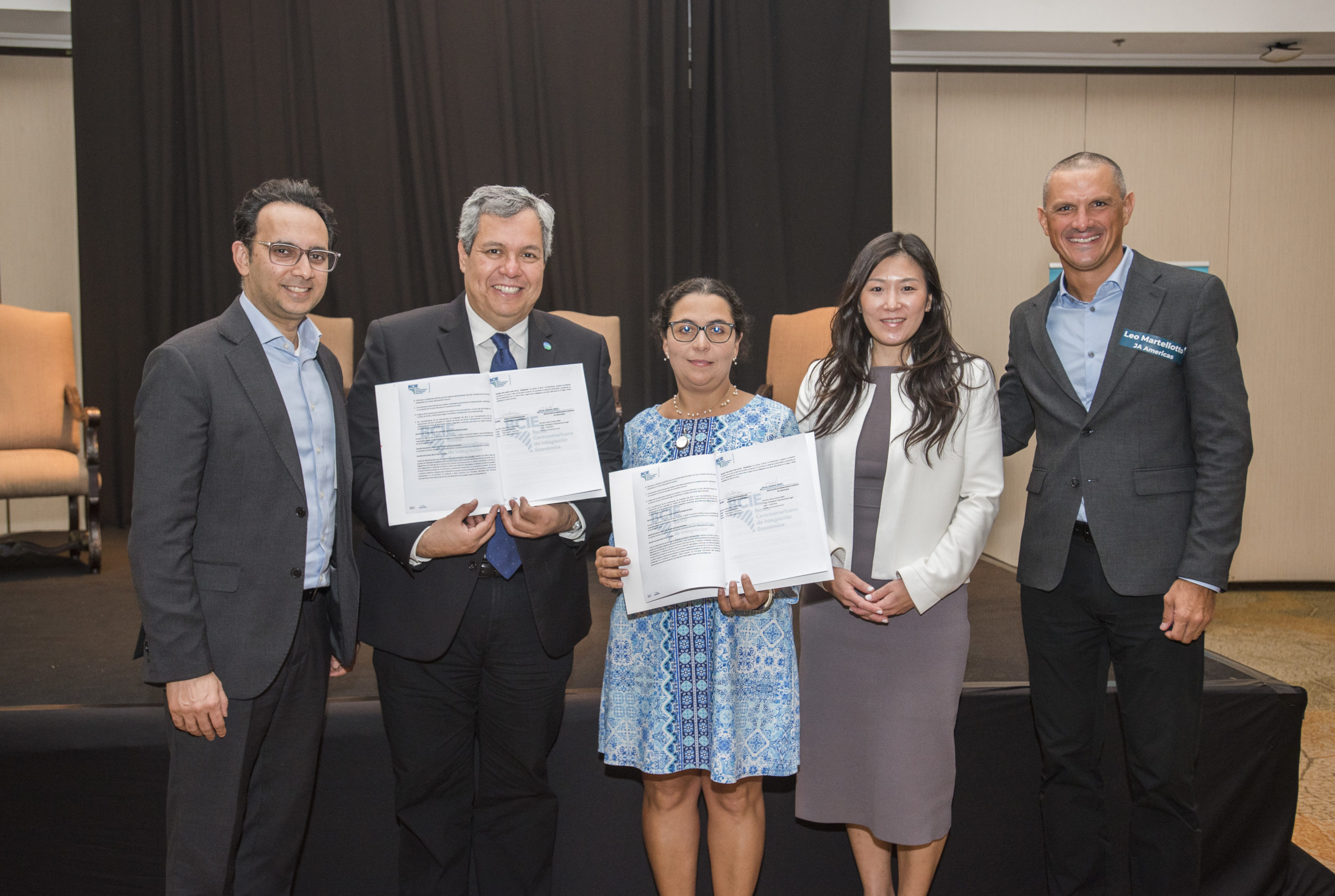 Imagen principal del artículo: BCIE capacitará a 7.500 mujeres en condición de vulnerabilidad de Latinoamérica